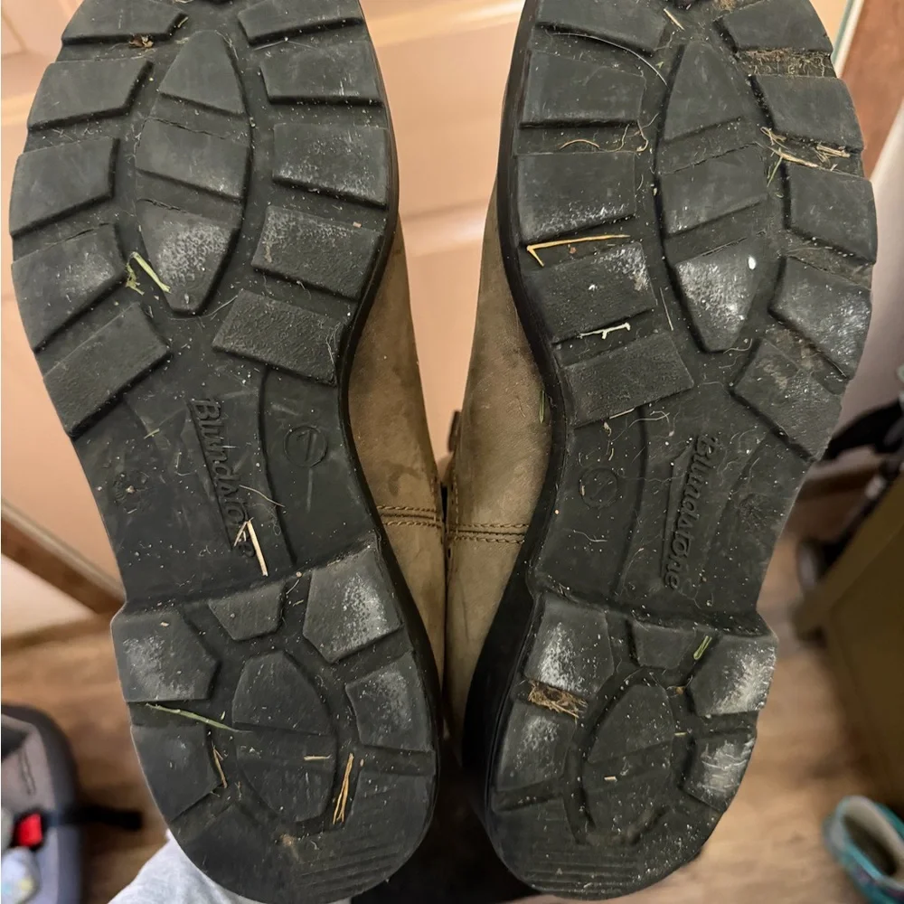 Blundstone Women’s Chelsea Boot in Rustic Brown - Picture 4 of 4